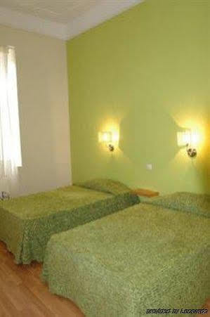 Appartamento Residencial Castromira Lisbona Esterno foto